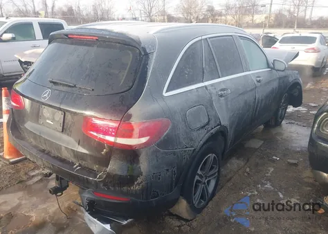 2016 Mercedes-Benz Glc 300 z USA, uszkodzony, nr VIN WDC0G4JBXGF036332